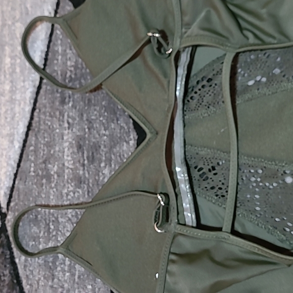 MOSSIMO ONE-PIECE V-NECK CROCHET SWIMSUIT - Picture 10 of 12